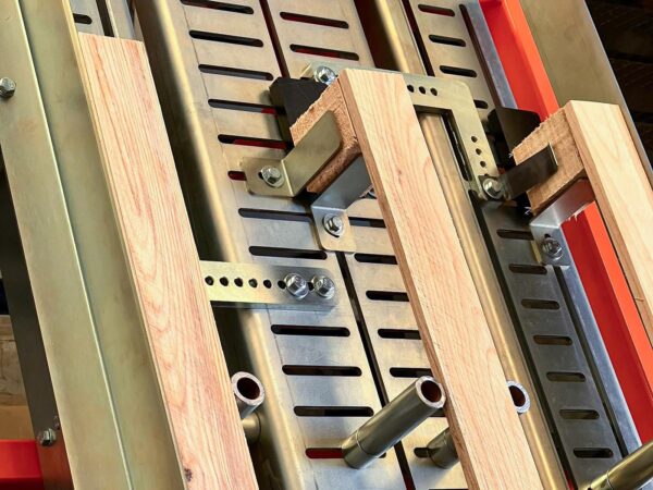 detail custom base pallet nailing_table_for-_pallets