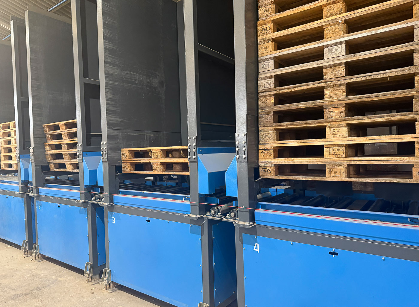 Pallets Stackers