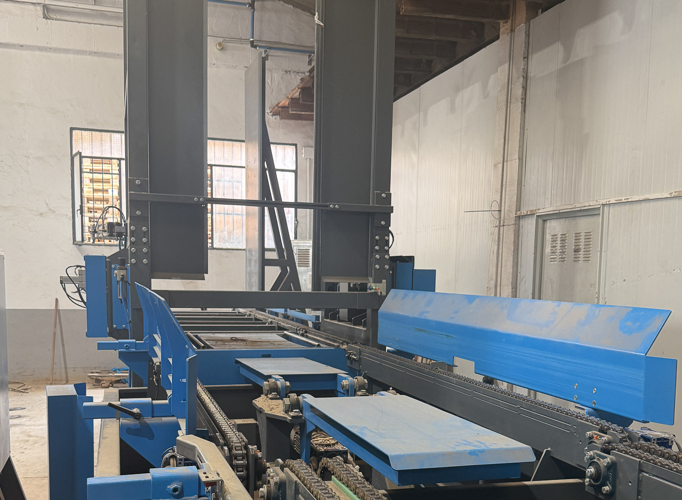 Pallets Unstacker and Fliping System